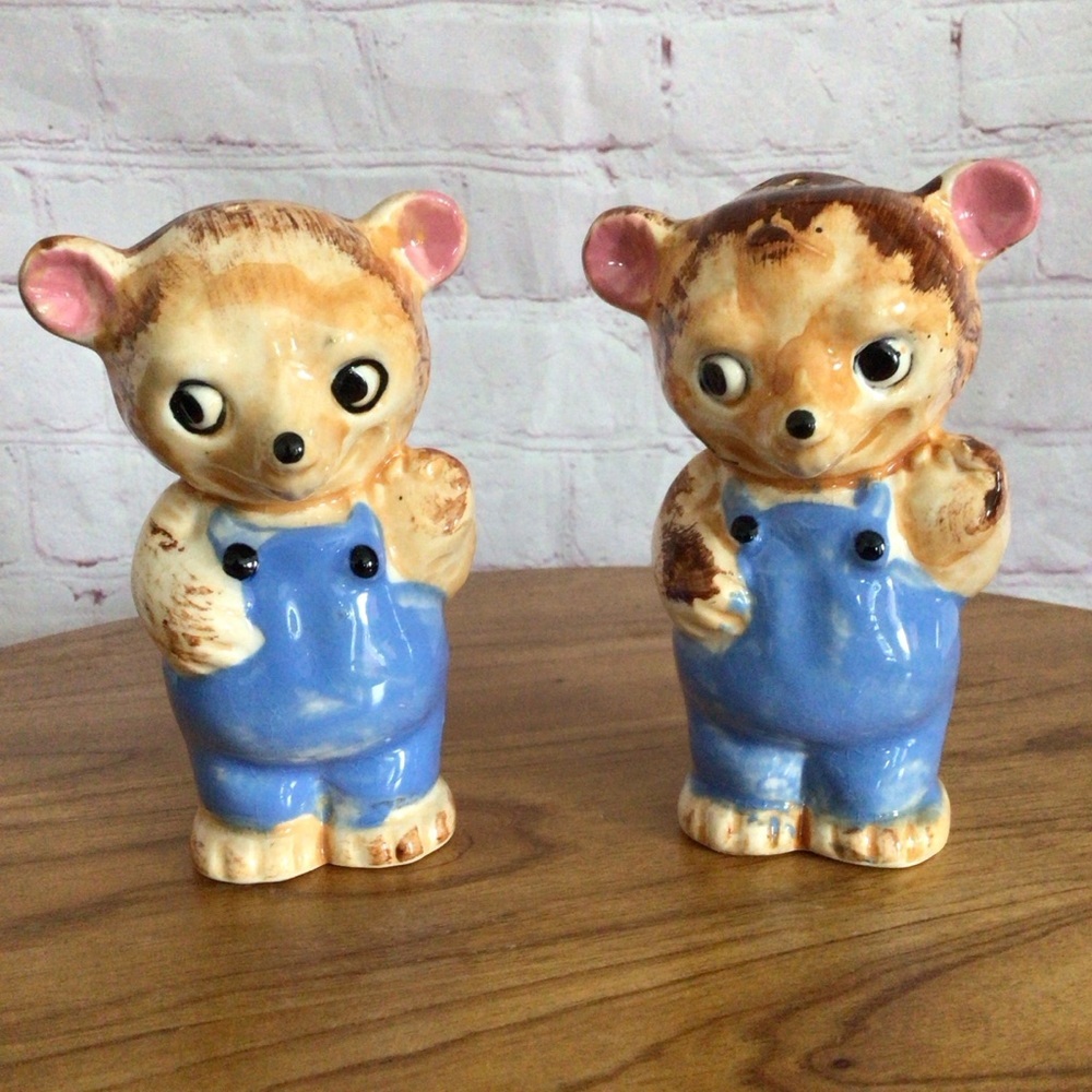 Vintage Hand Painted Bears Ceramic Salt and Pepper Shaker Pair - Japan